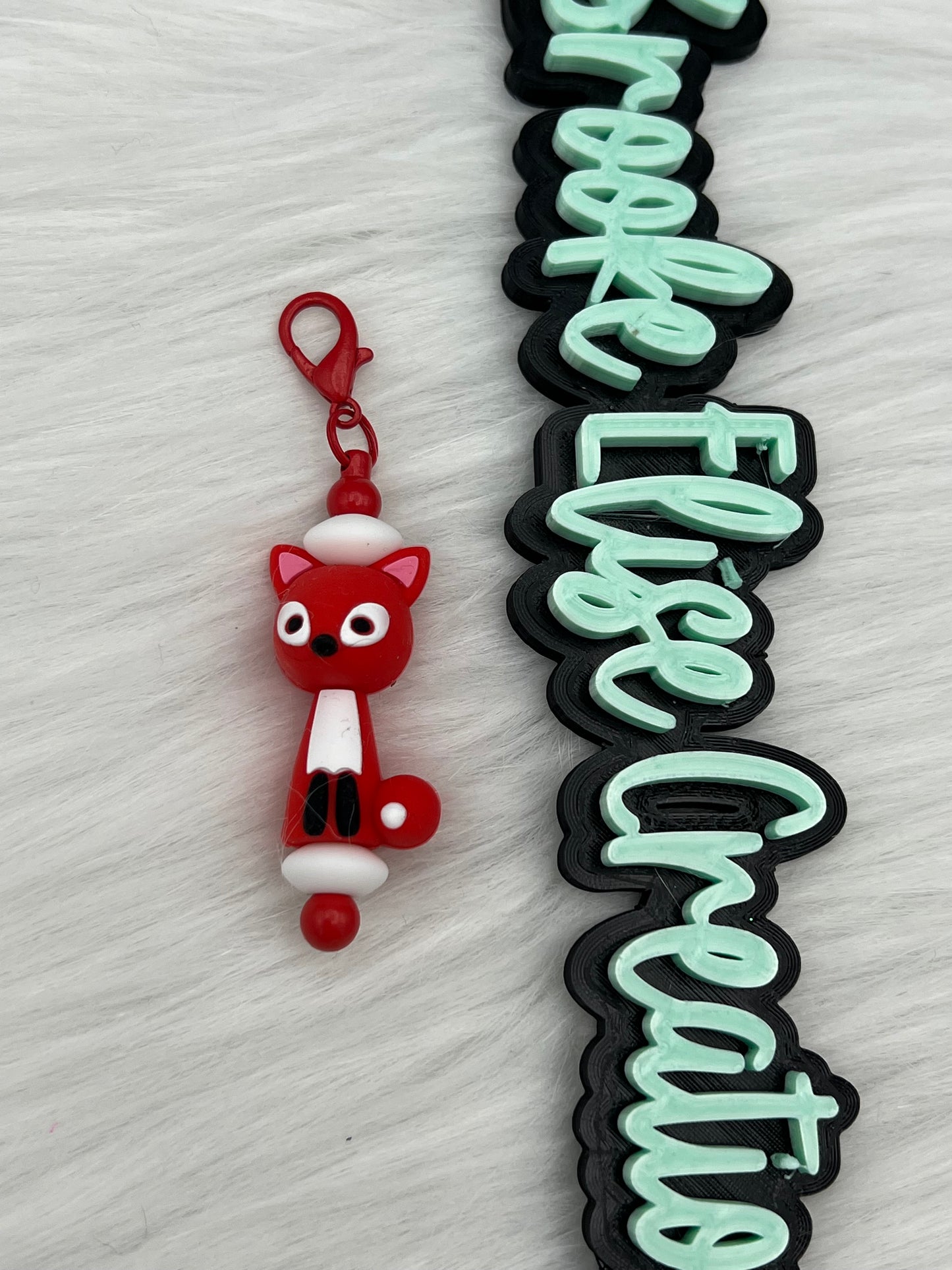 Fox zipper pull